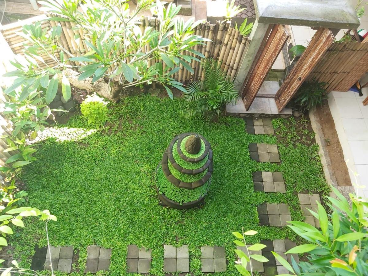 Hotel Genta House à Kuta Lombok Extérieur photo