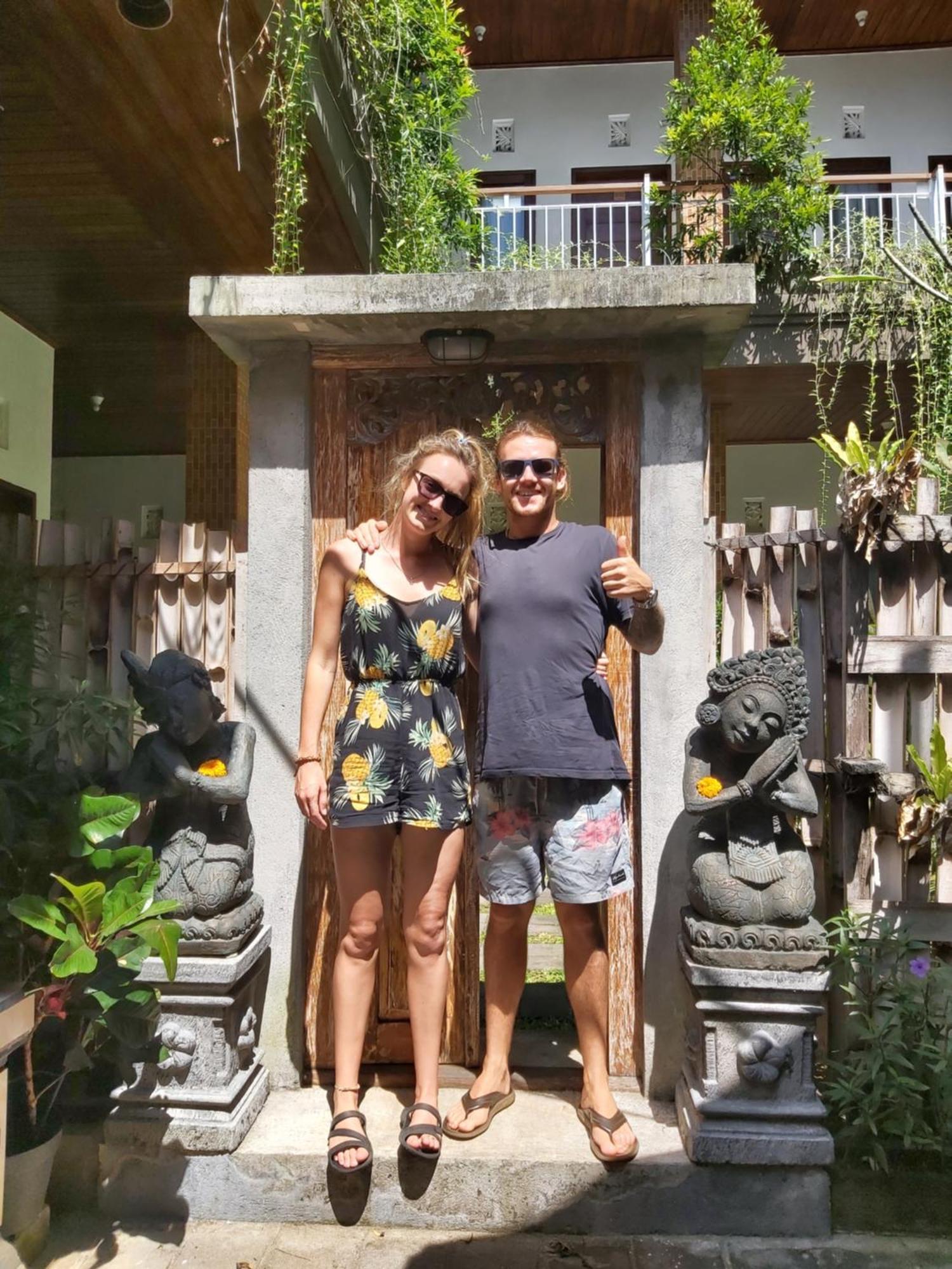 Hotel Genta House à Kuta Lombok Extérieur photo