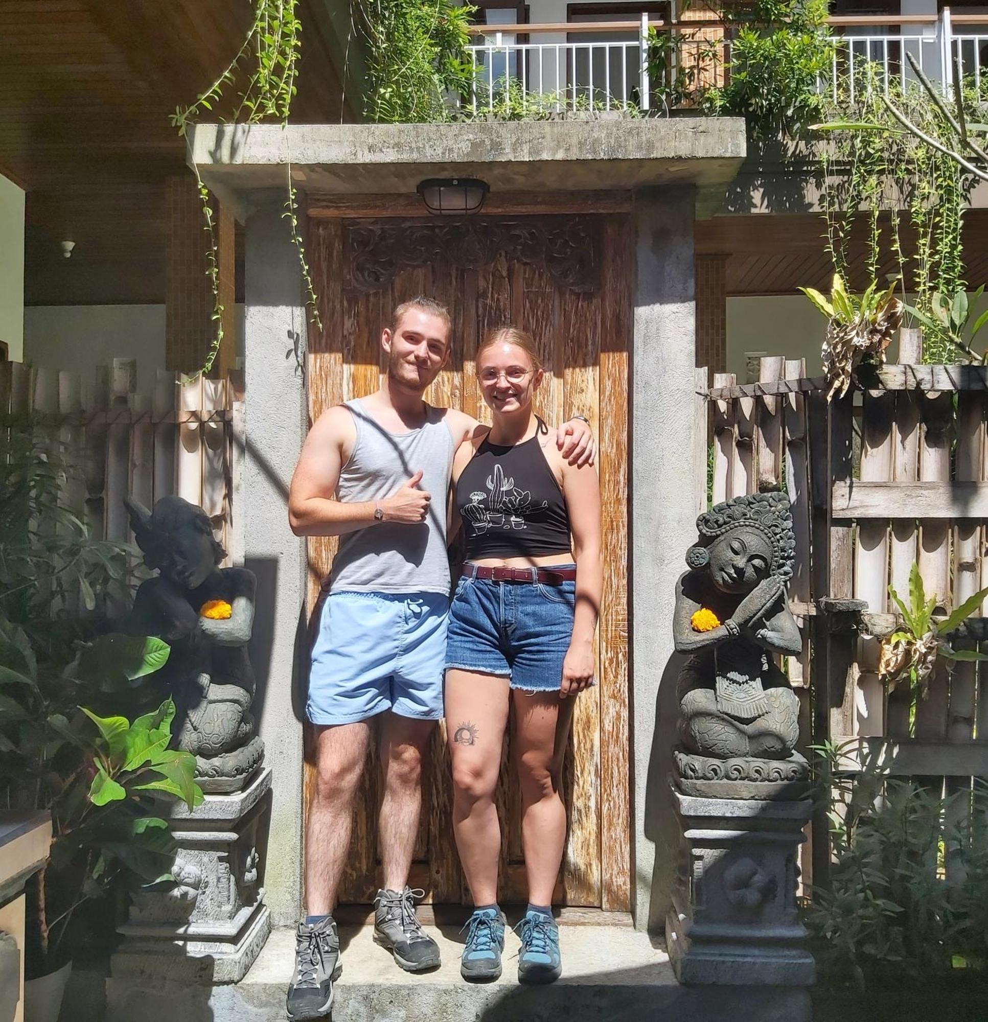 Hotel Genta House à Kuta Lombok Extérieur photo
