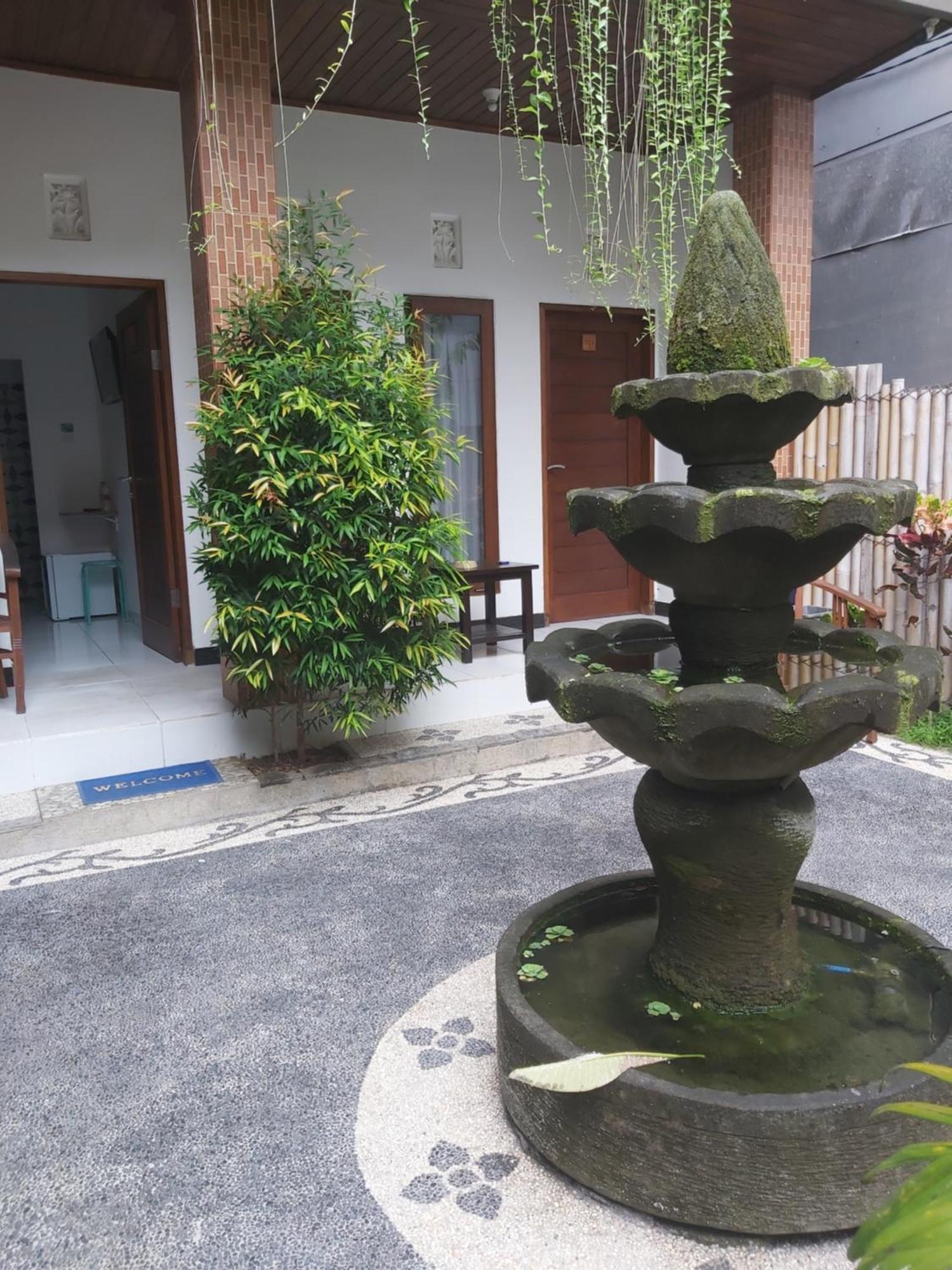 Hotel Genta House à Kuta Lombok Extérieur photo